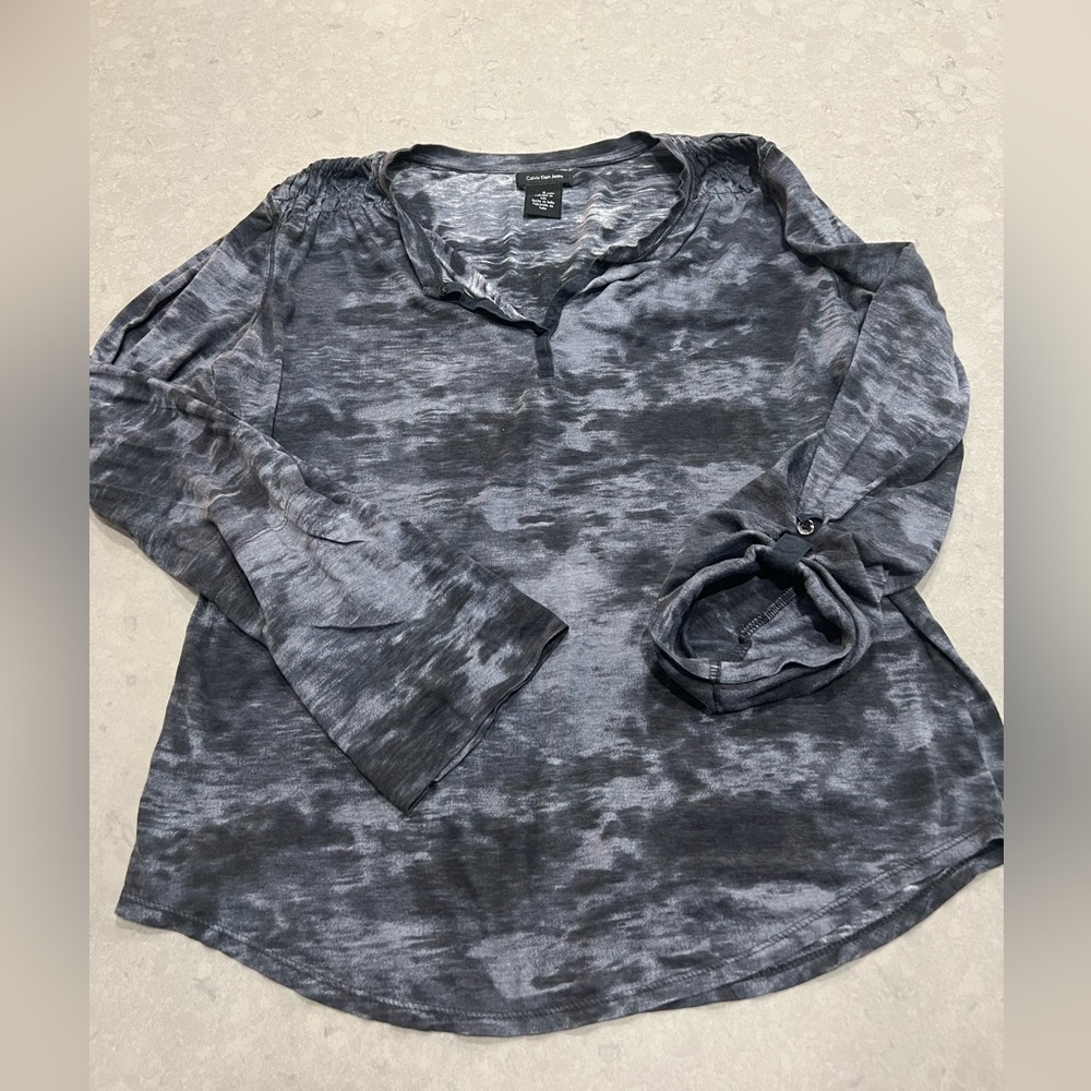 Calvin Klein long sleeve. Size M